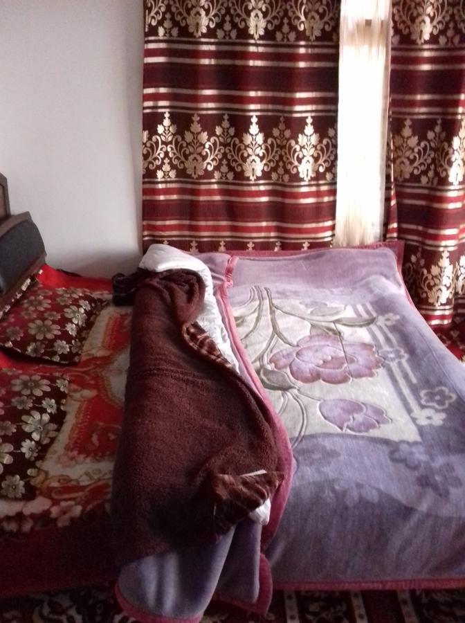 My Guest House Srīnagar Kültér fotó