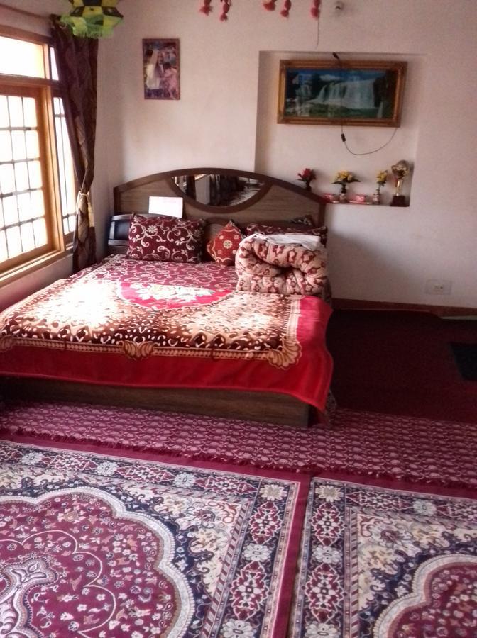 My Guest House Srīnagar Kültér fotó